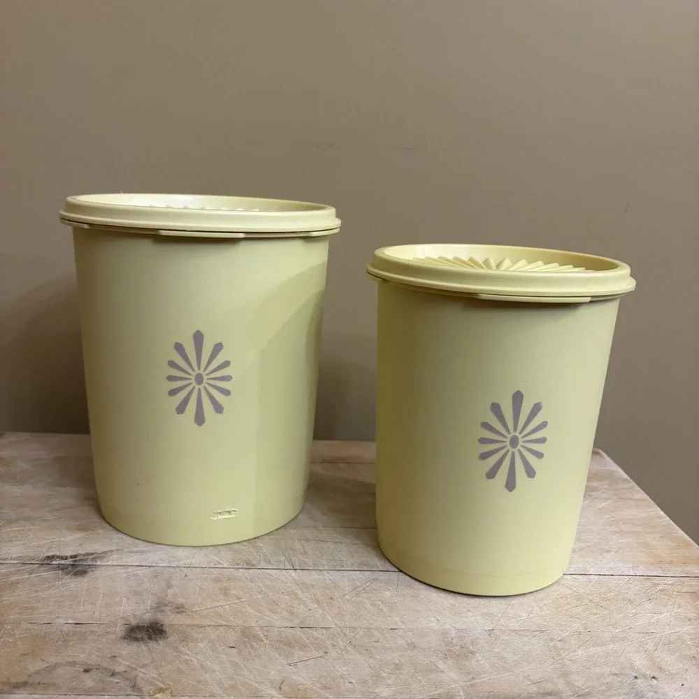 Tupperware vintage yellow